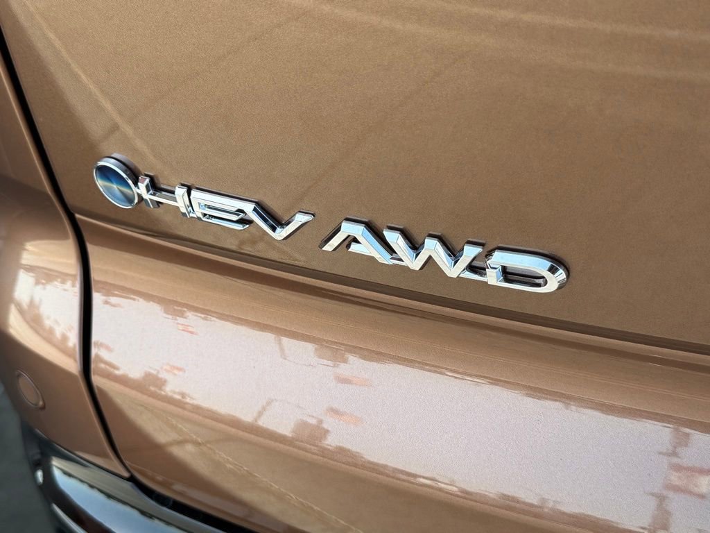 New 2025 Toyota Crown Signia image 12