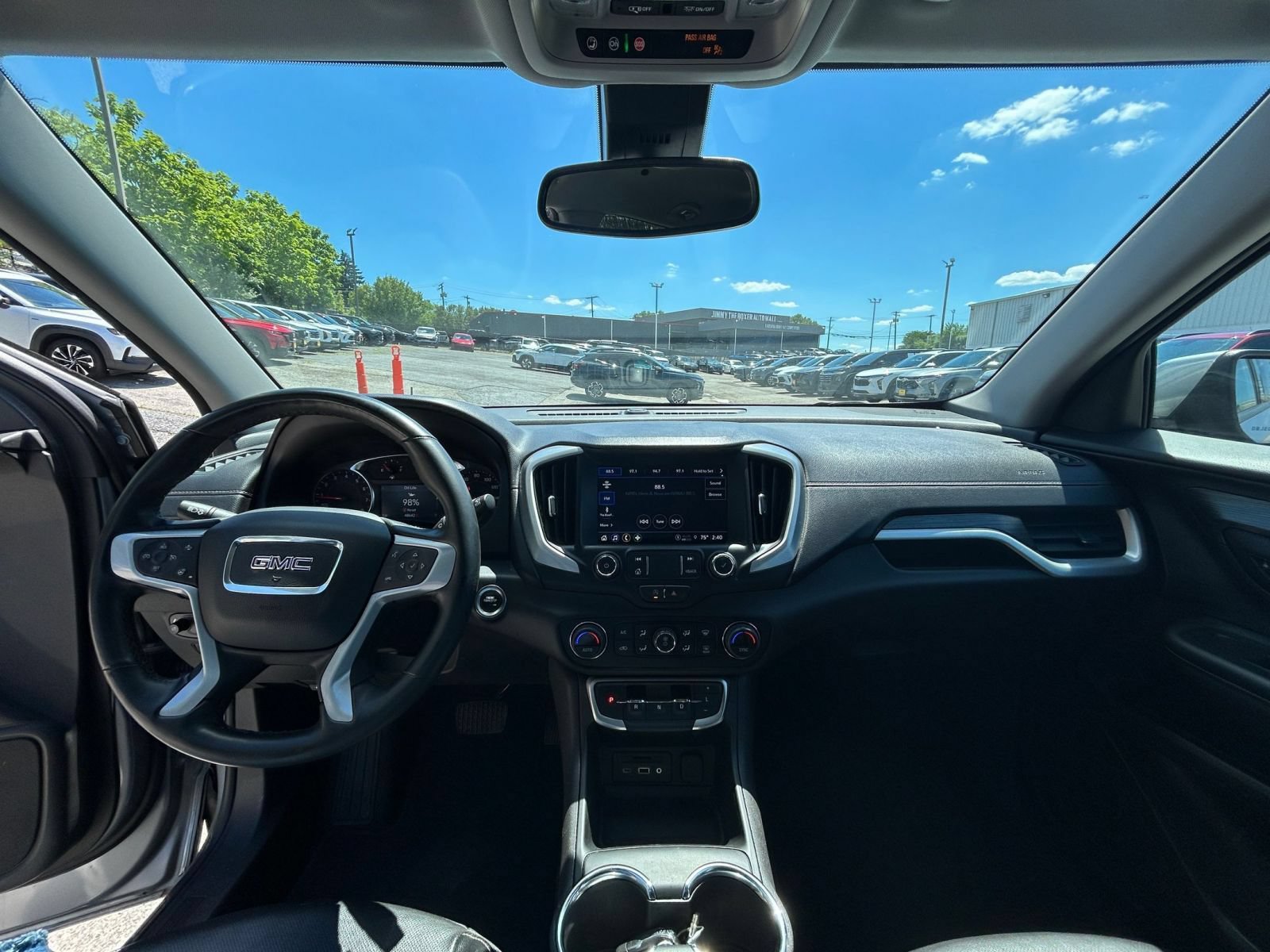 Used 2024 GMC Terrain SLT AWD/4WD image 28