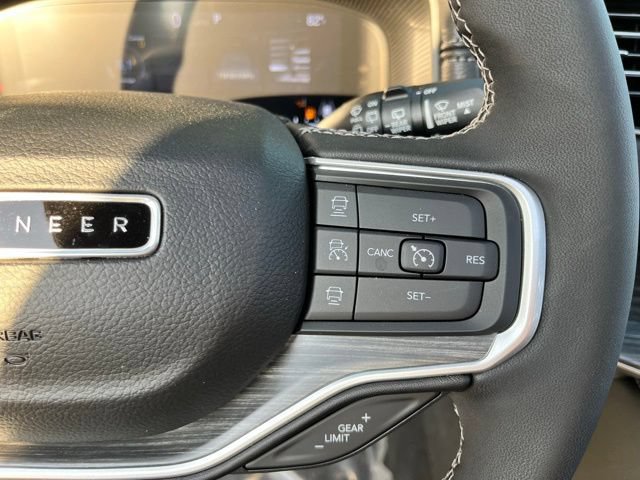 Used 2023 Jeep Wagoneer Series III w/ Premium Group I AWD/4WD image 38