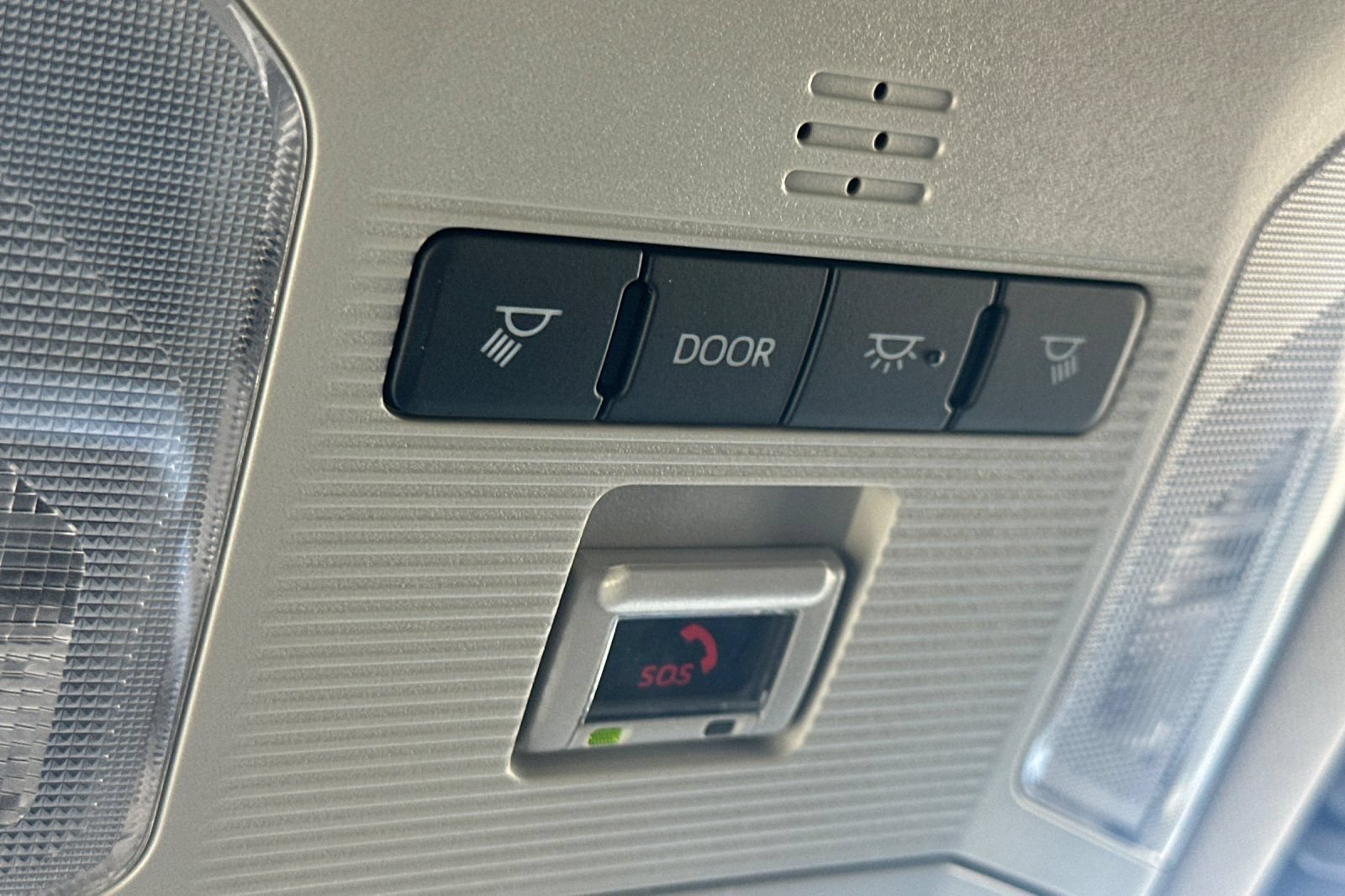 Used 2025 Toyota RAV4 XLE FWD image 23