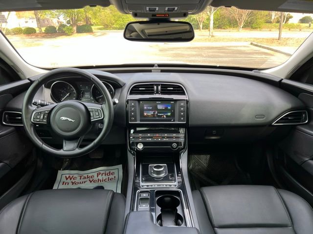 Used 2018 Jaguar XE image 27
