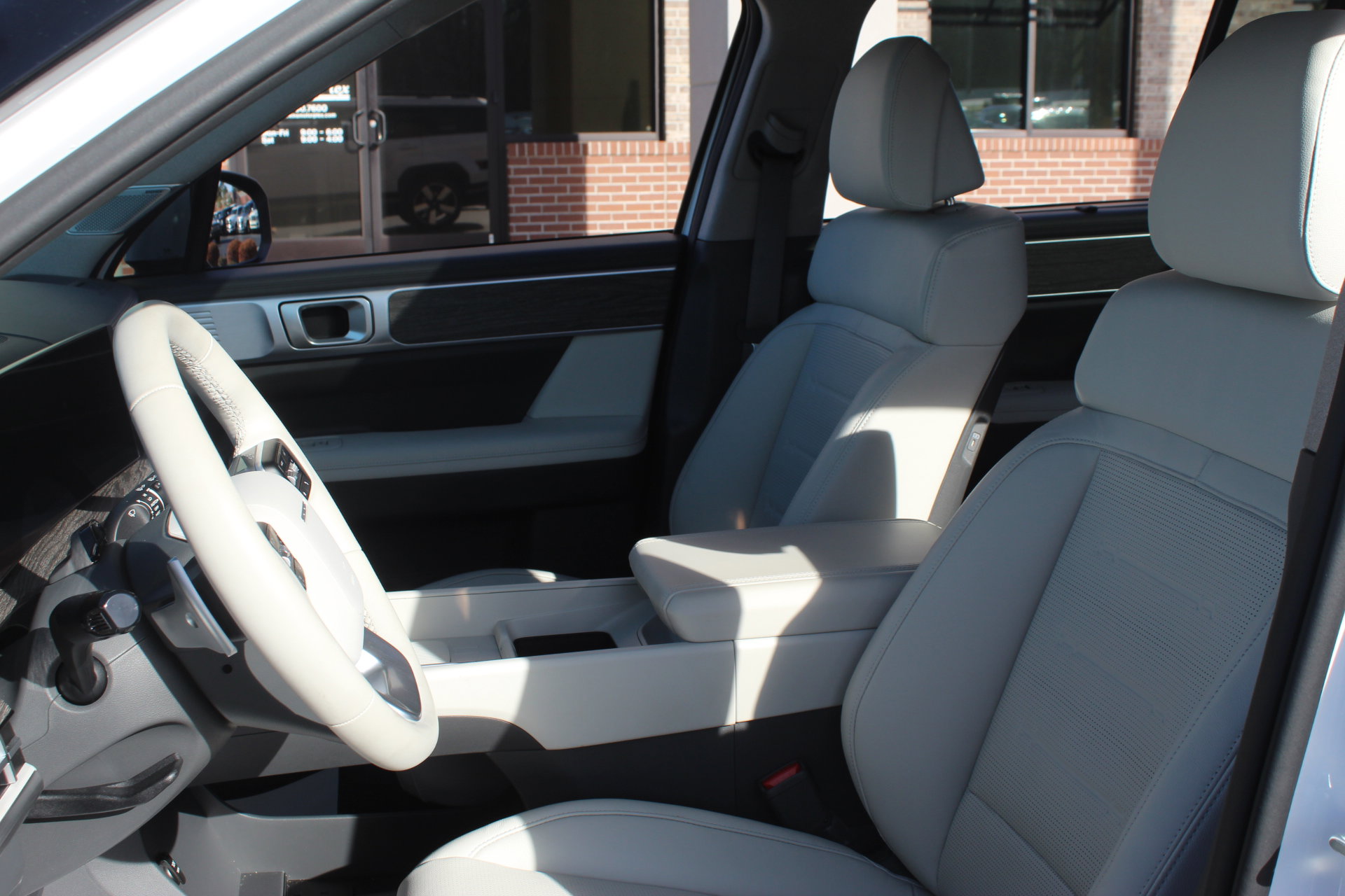 Used 2025 Hyundai Santa Fe Limited image 17