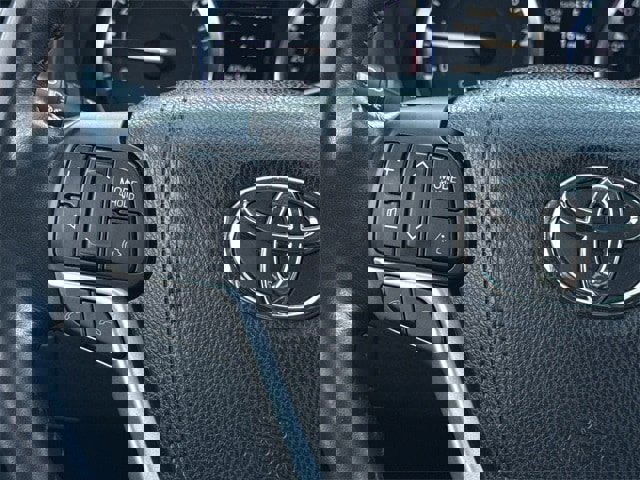 Used 2017 Toyota Highlander SE image 13