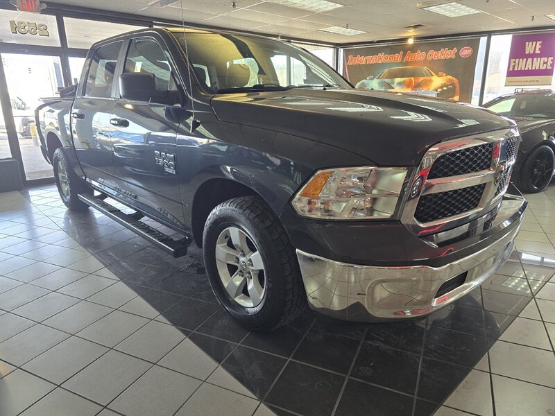 Used 2021 RAM 1500 Classic SLT image 3