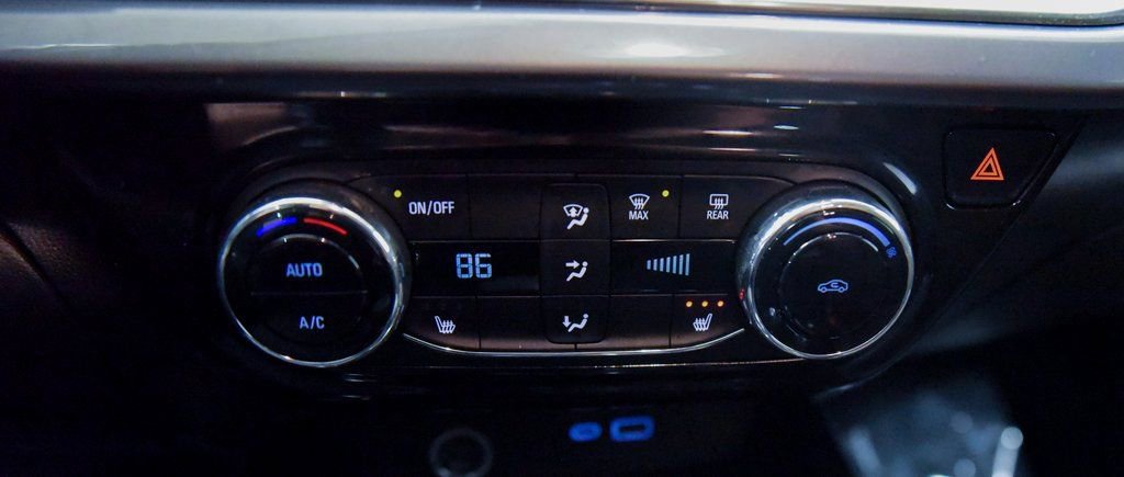 Used 2024 Chevrolet Trax ACTIV w/ Driver Confidence Package image 21