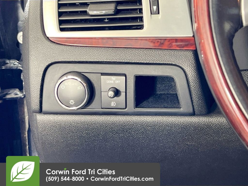 Used 2013 Cadillac Escalade Luxury image 19