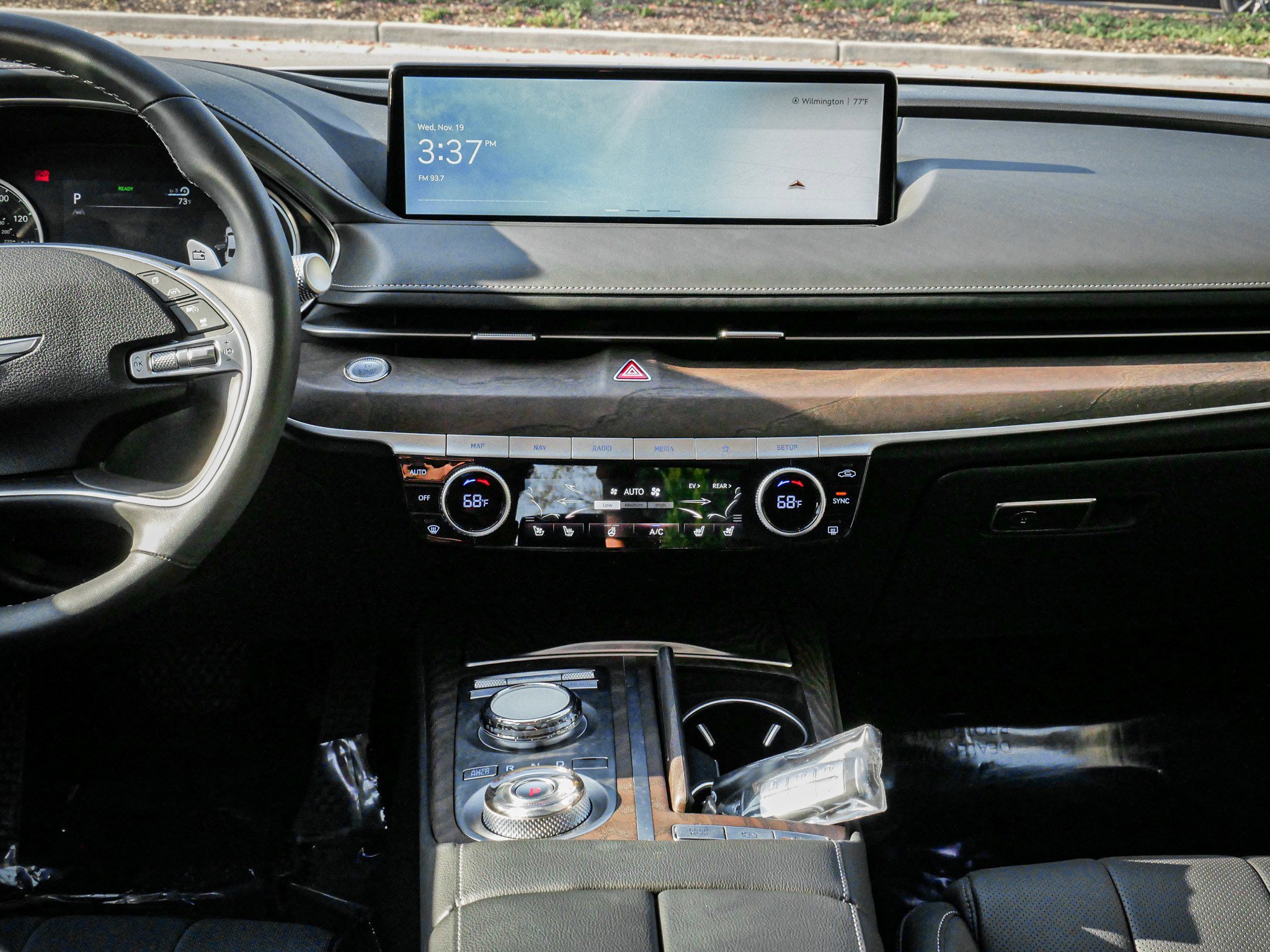 Used 2024 Genesis G80 image 27