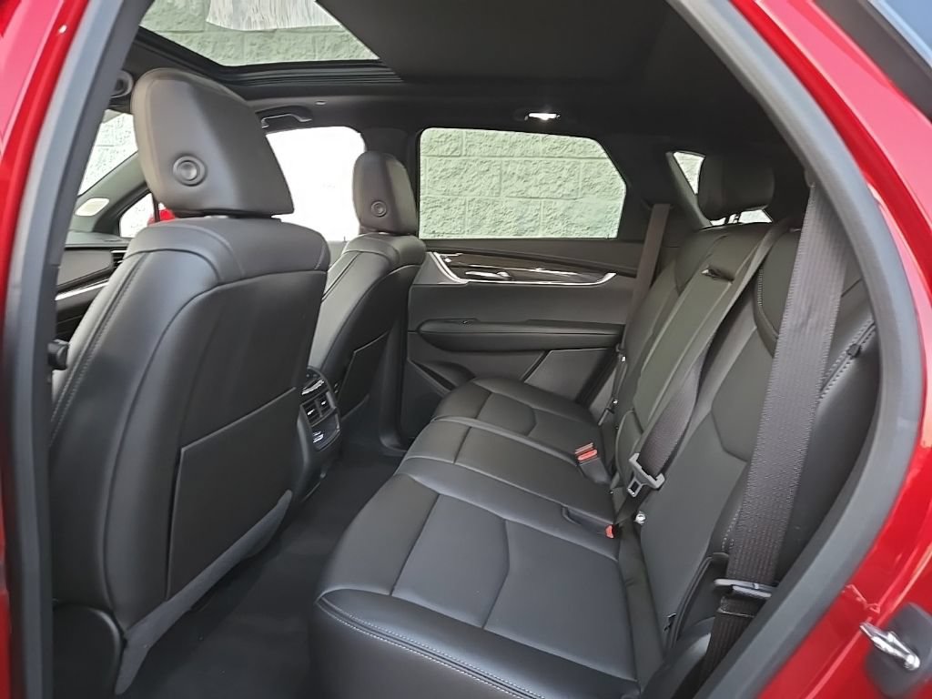 Certified 2023 Cadillac XT5 Sportv w/ Technology Package AWD/4WD image 15