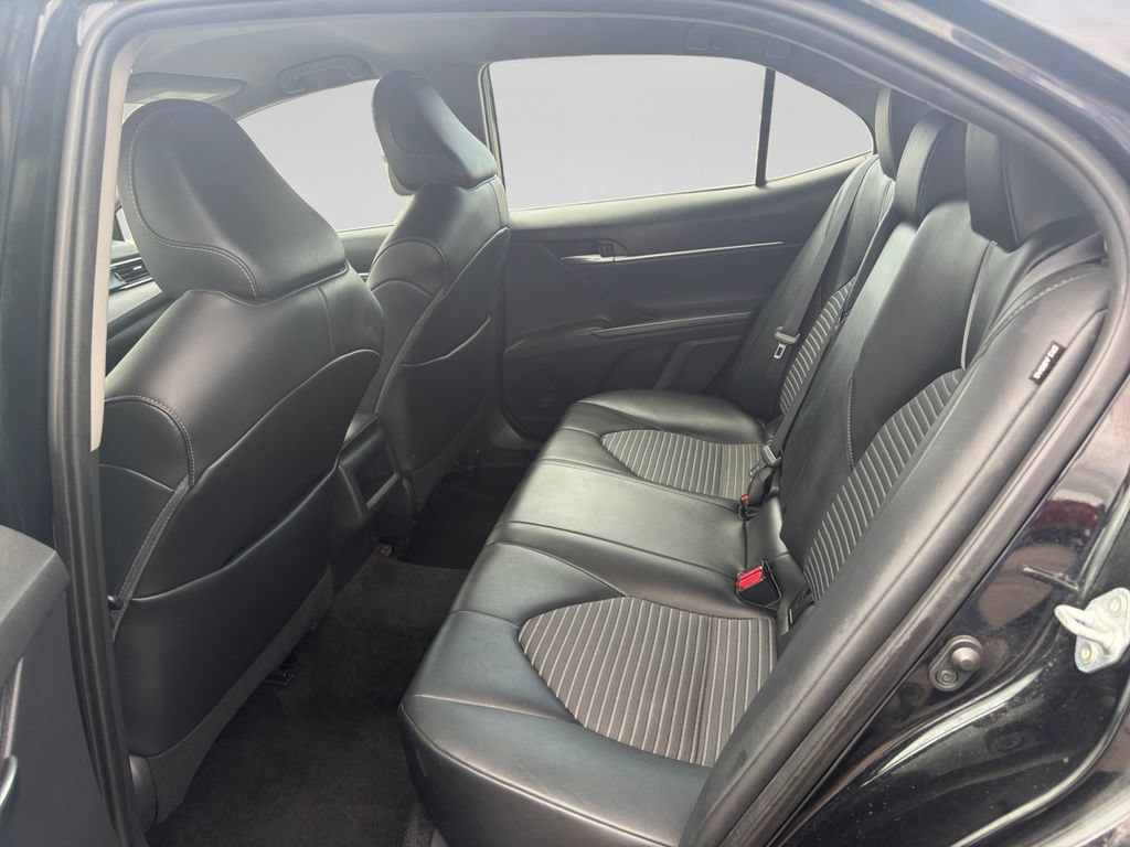 Used 2021 Toyota Camry SE FWD image 18