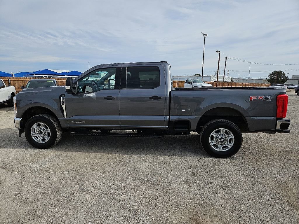 Used 2025 Ford F250 XLT w/ FX4 Off-Road Package image 3