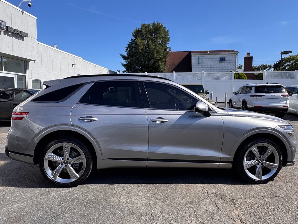 Used 2022 Genesis GV70 2.5T w/ Sport Prestige Package AWD/4WD image 8