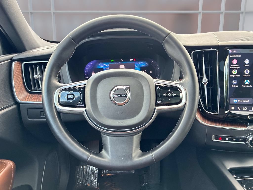 Used 2023 Volvo XC60 B5 Plus FWD image 27