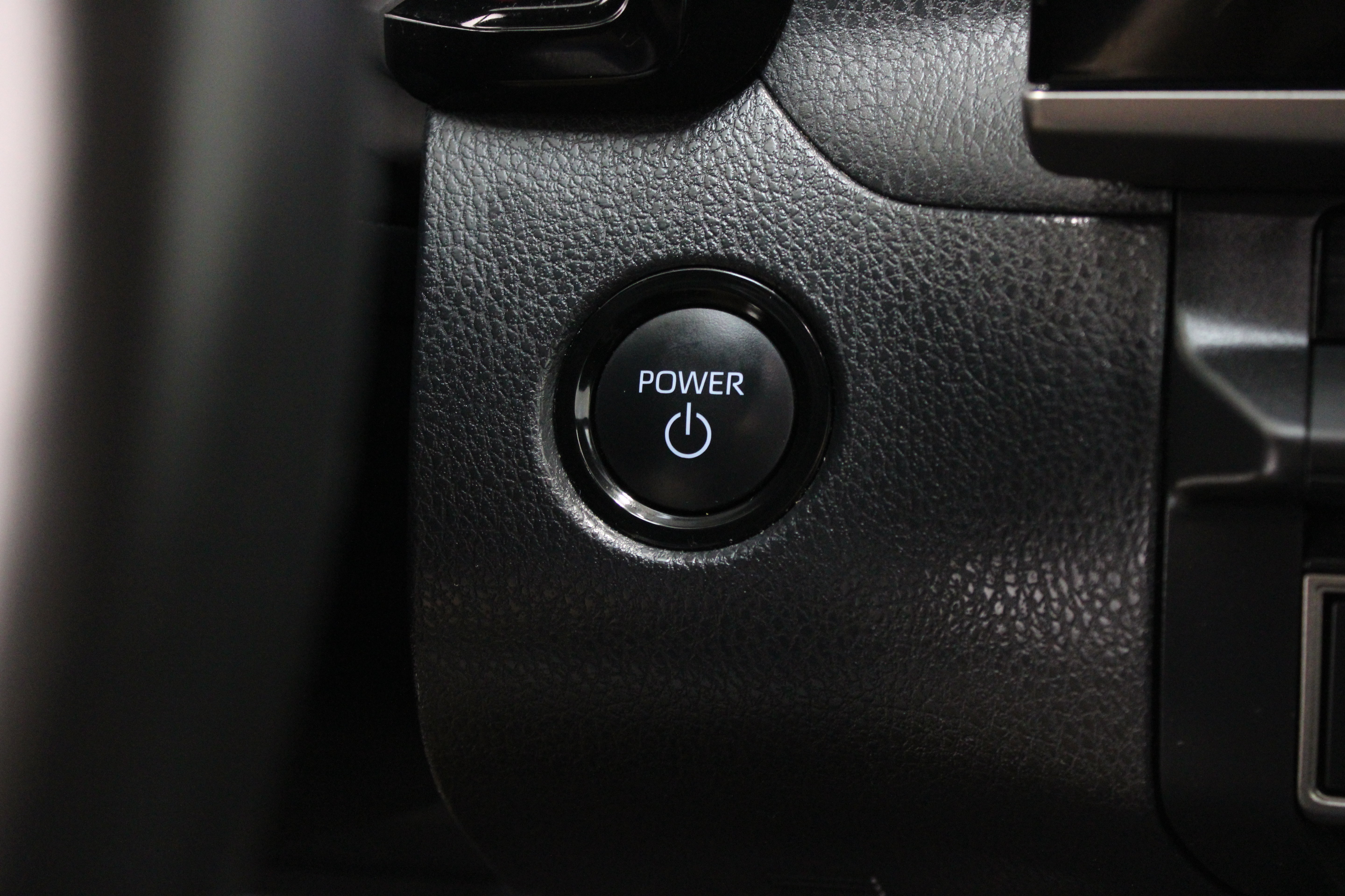 Used 2025 Toyota Camry SE FWD image 18
