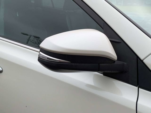 Used 2017 Toyota RAV4 Limited image 12