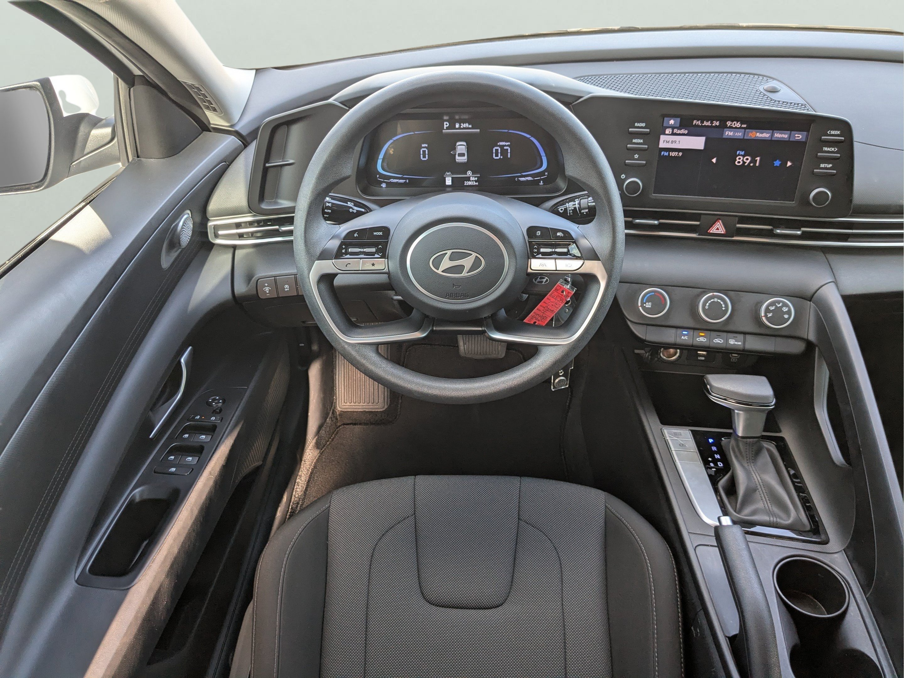 Used 2024 Hyundai Elantra SE FWD image 22
