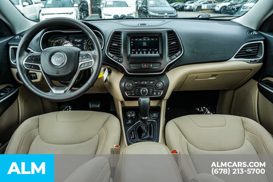 Used 2021 Jeep Cherokee Latitude AWD/4WD image 24