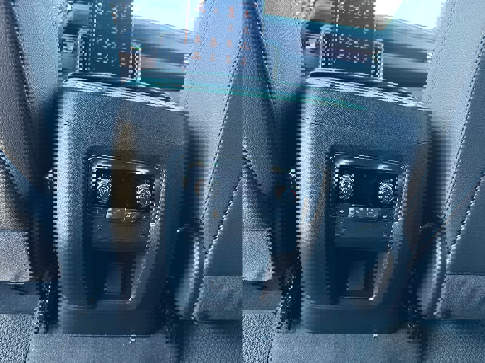 New 2026 GMC Yukon Denali w/ Sun & Power Step Package image 24