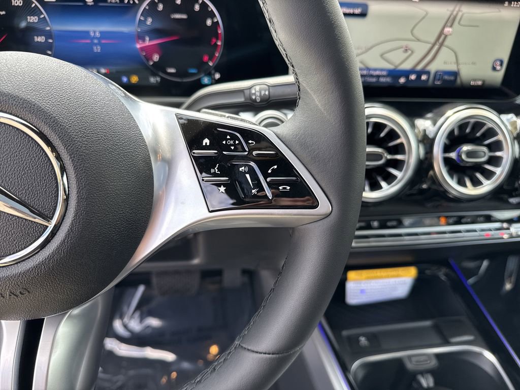 New 2025 Mercedes-Benz GLB 250 4MATIC image 22