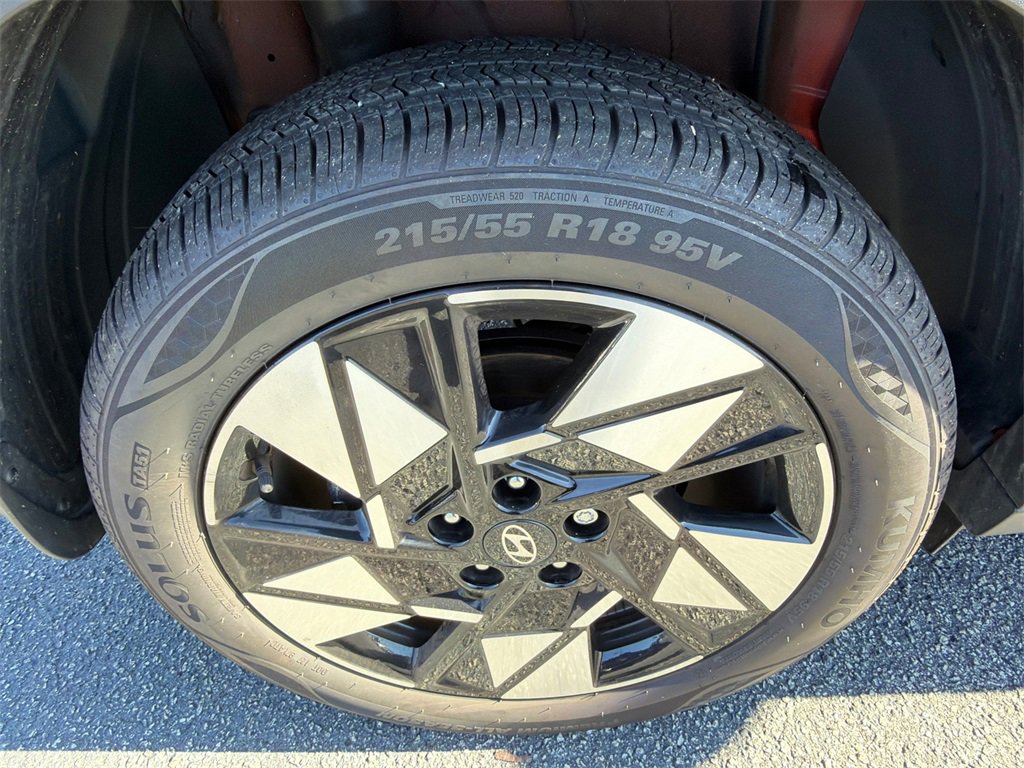 Used 2025 Hyundai Kona SEL image 17