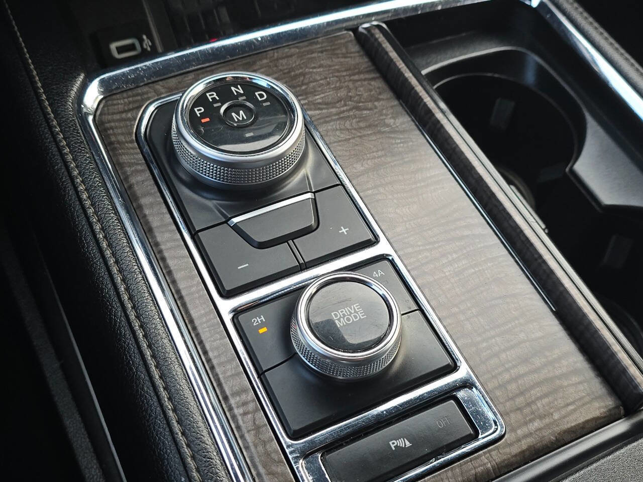 Used 2019 Ford Expedition Max Limited image 32