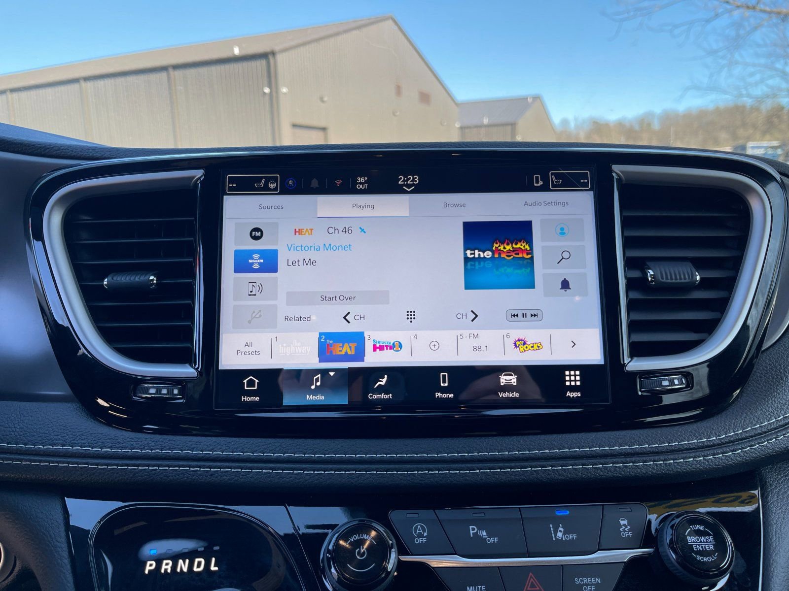 New 2026 Chrysler Pacifica Select image 21