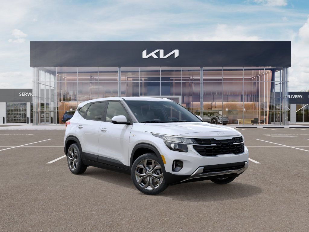 New 2026 Kia Seltos LX FWD image 8