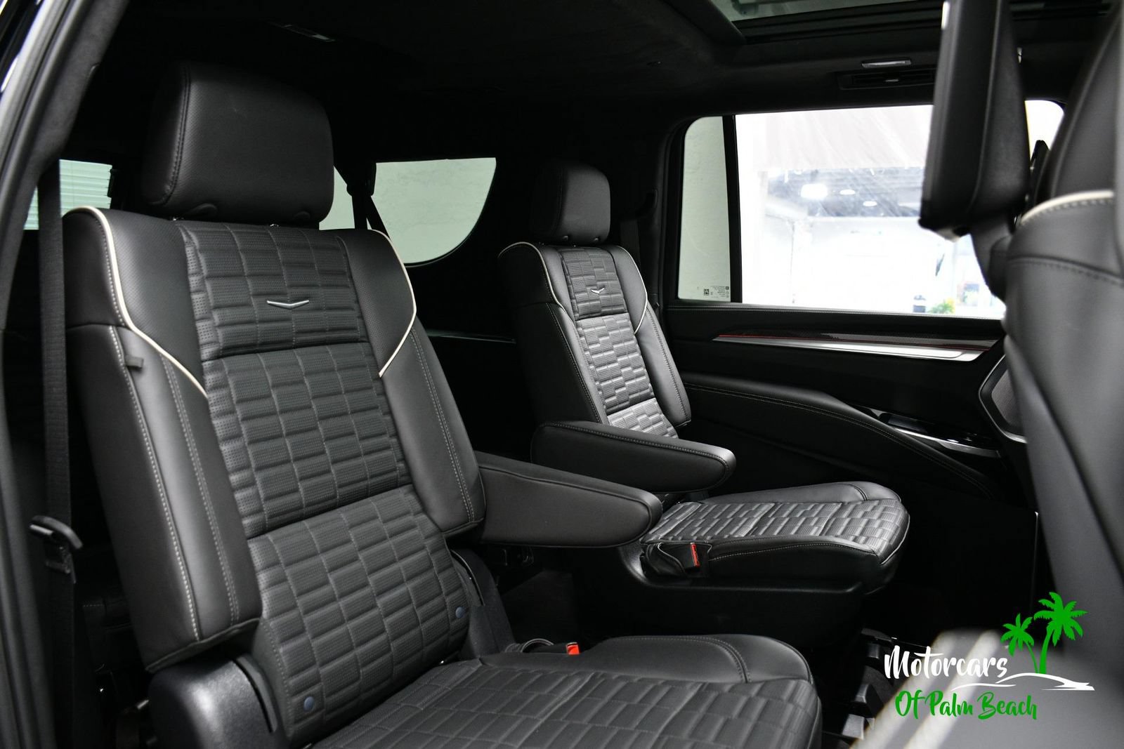 Used 2026 Cadillac Escalade ESV V w/ LPO, ONYX Package AWD/4WD image 67