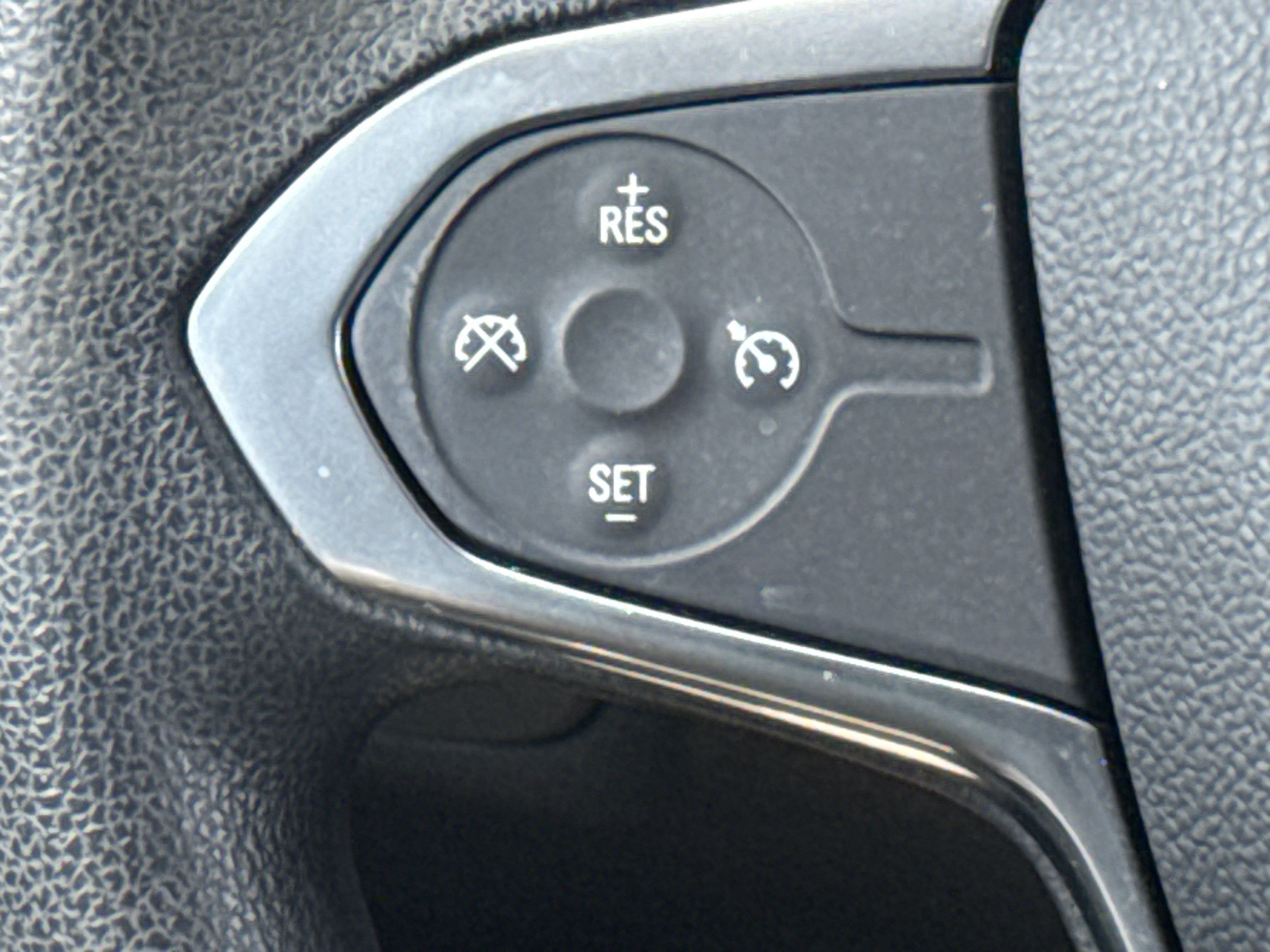 Used 2020 Chevrolet Traverse LS FWD image 19