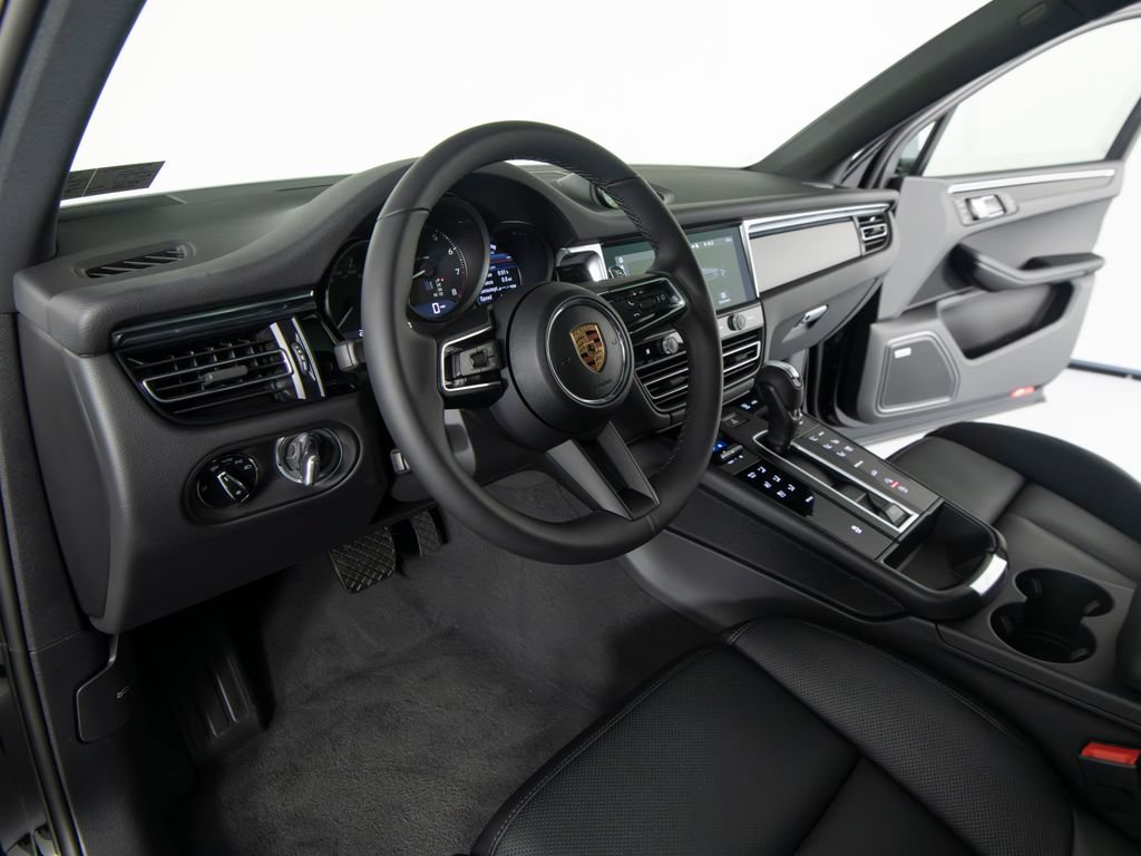 New 2026 Porsche Macan AWD/4WD image 16