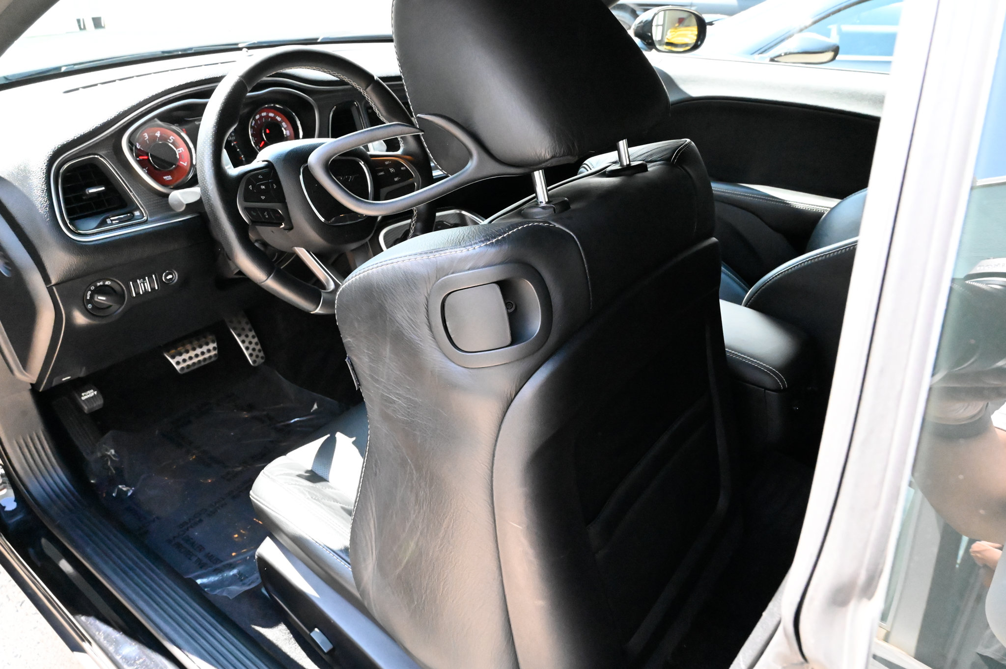 Used 2016 Dodge Challenger SRT Hellcat RWD image 19