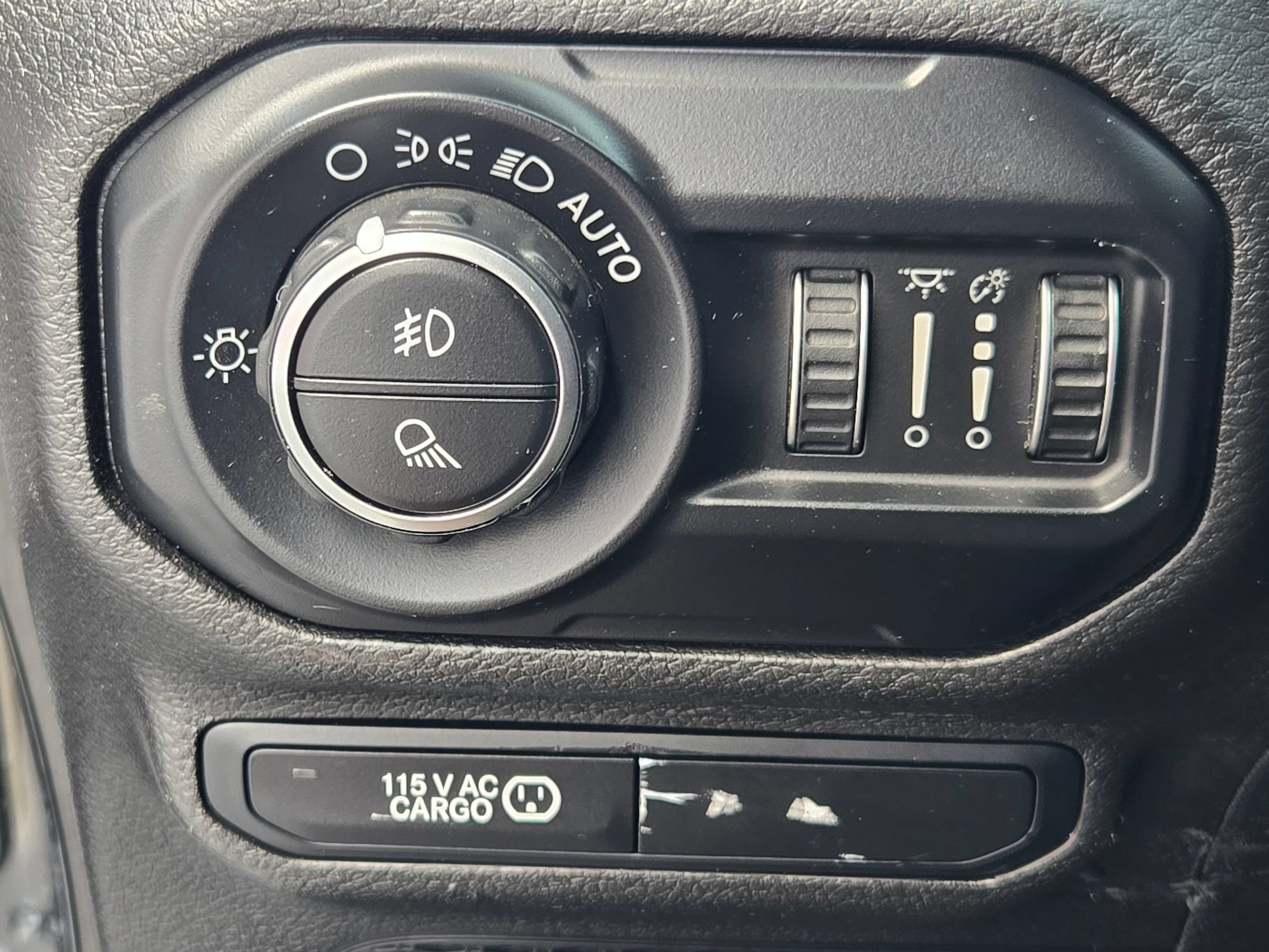 Used 2020 Jeep Gladiator Rubicon AWD/4WD image 23