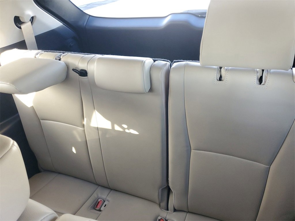 Used 2024 Toyota Highlander XLE image 14