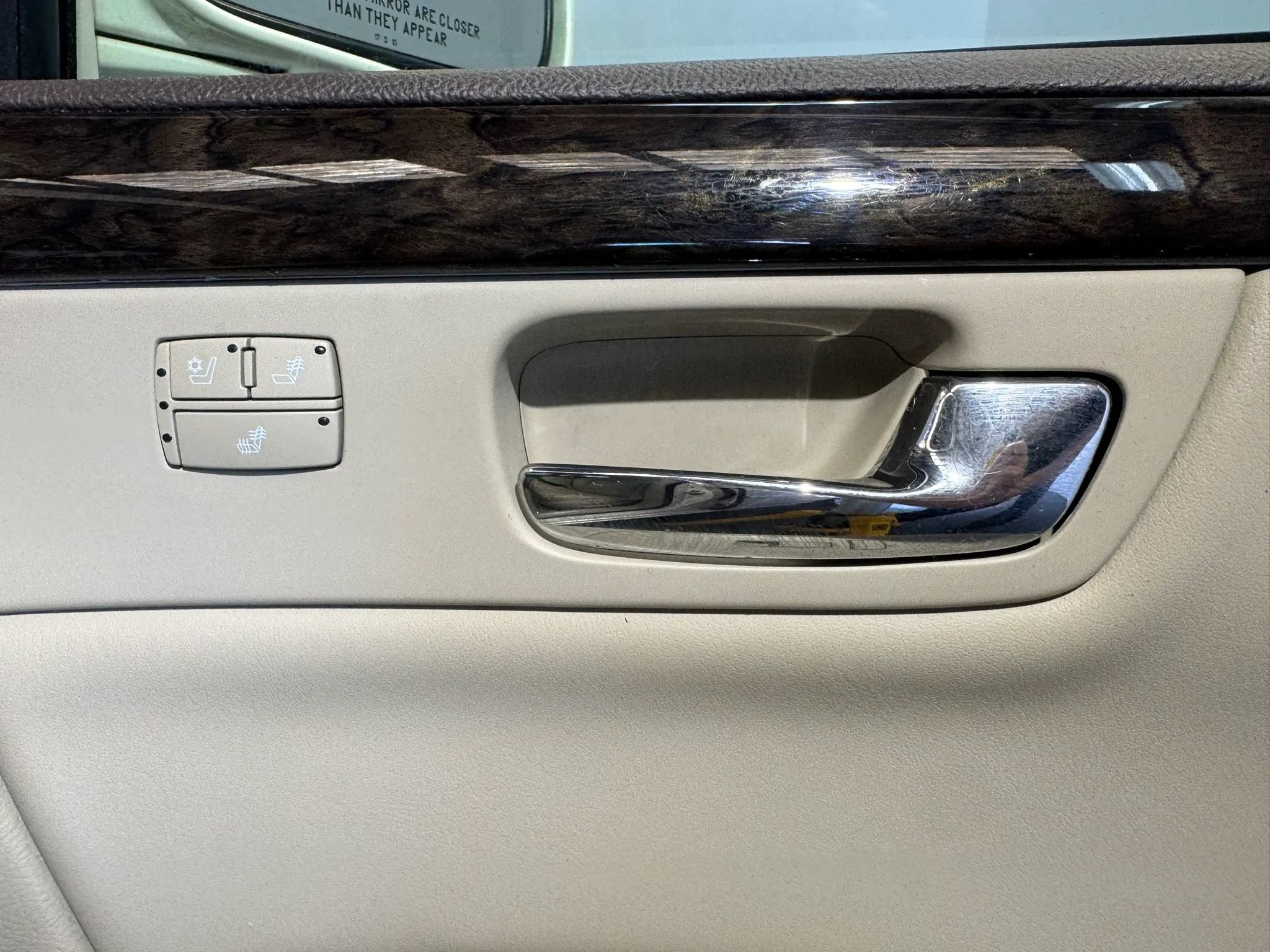 Used 2011 Cadillac DTS Luxury FWD image 22