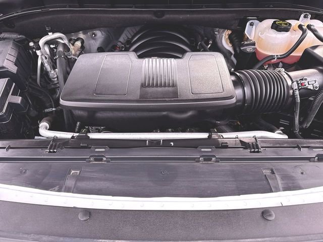 Used 2025 Chevrolet Suburban LT w/ Comfort Package image 30