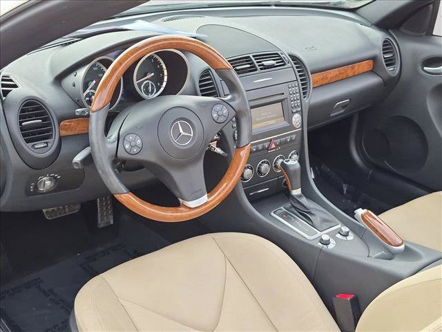 Used 2010 Mercedes-Benz SLK 300 image 10