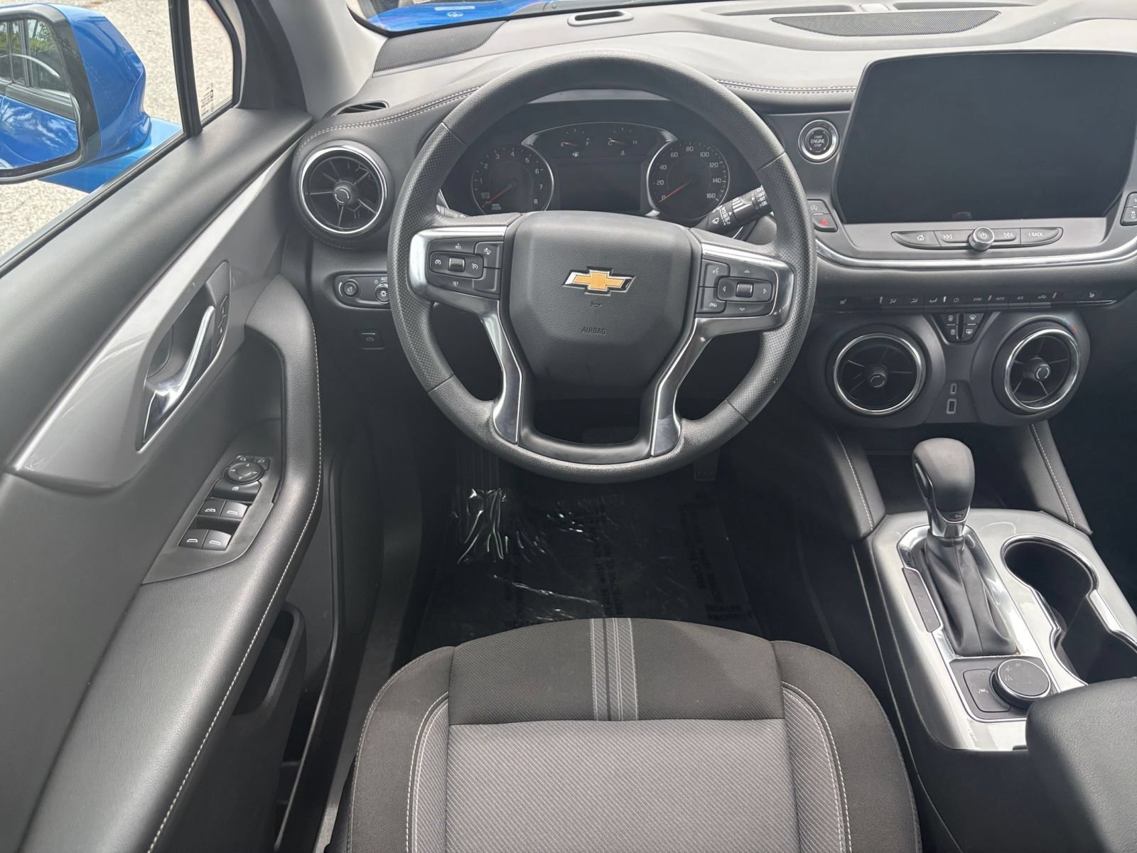 Used 2025 Chevrolet Blazer LT FWD image 29