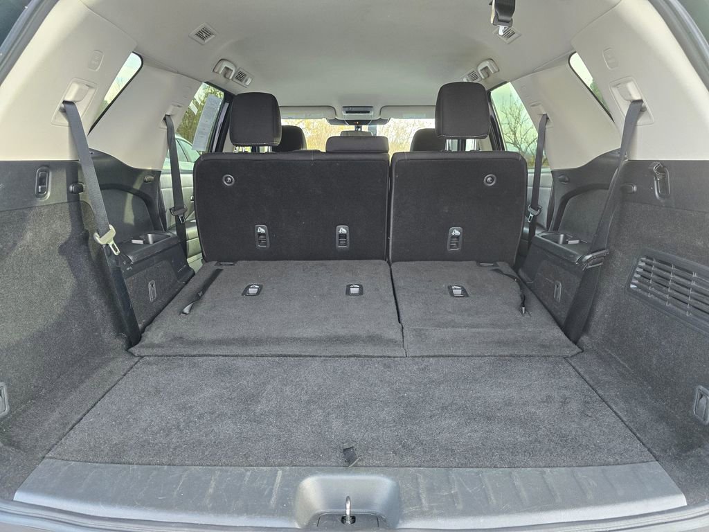 Used 2024 Nissan Pathfinder SV image 17