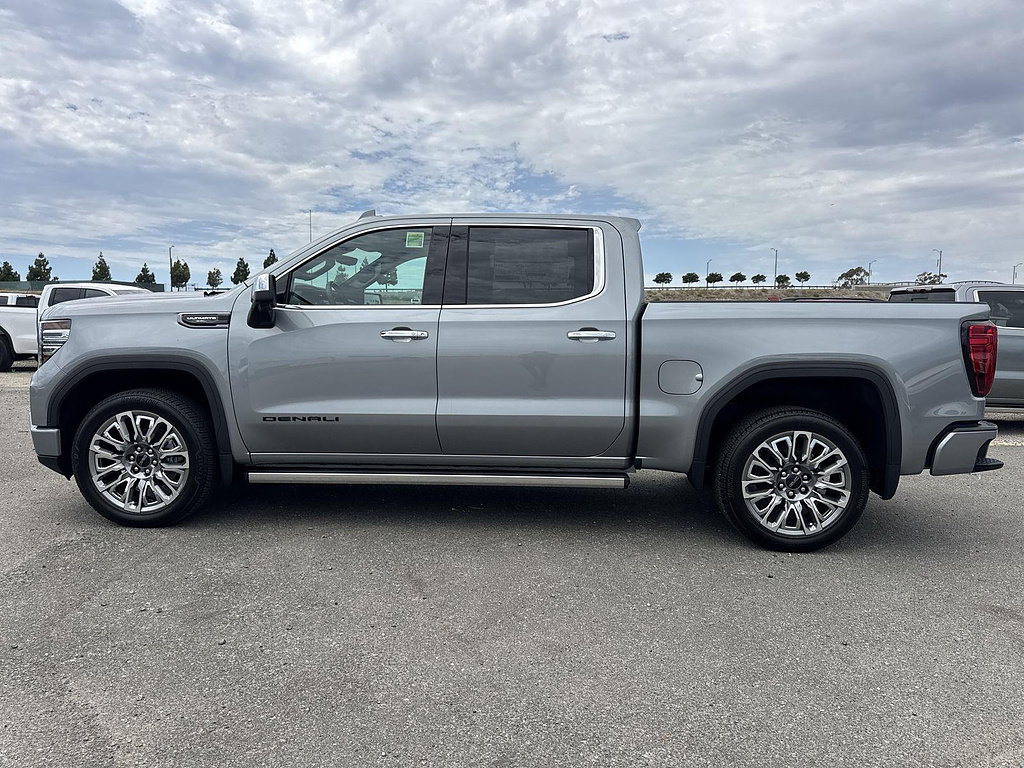 New 2026 GMC Sierra 1500 Denali Ultimate w/ LPO, Black Badging Package AWD/4WD image 5