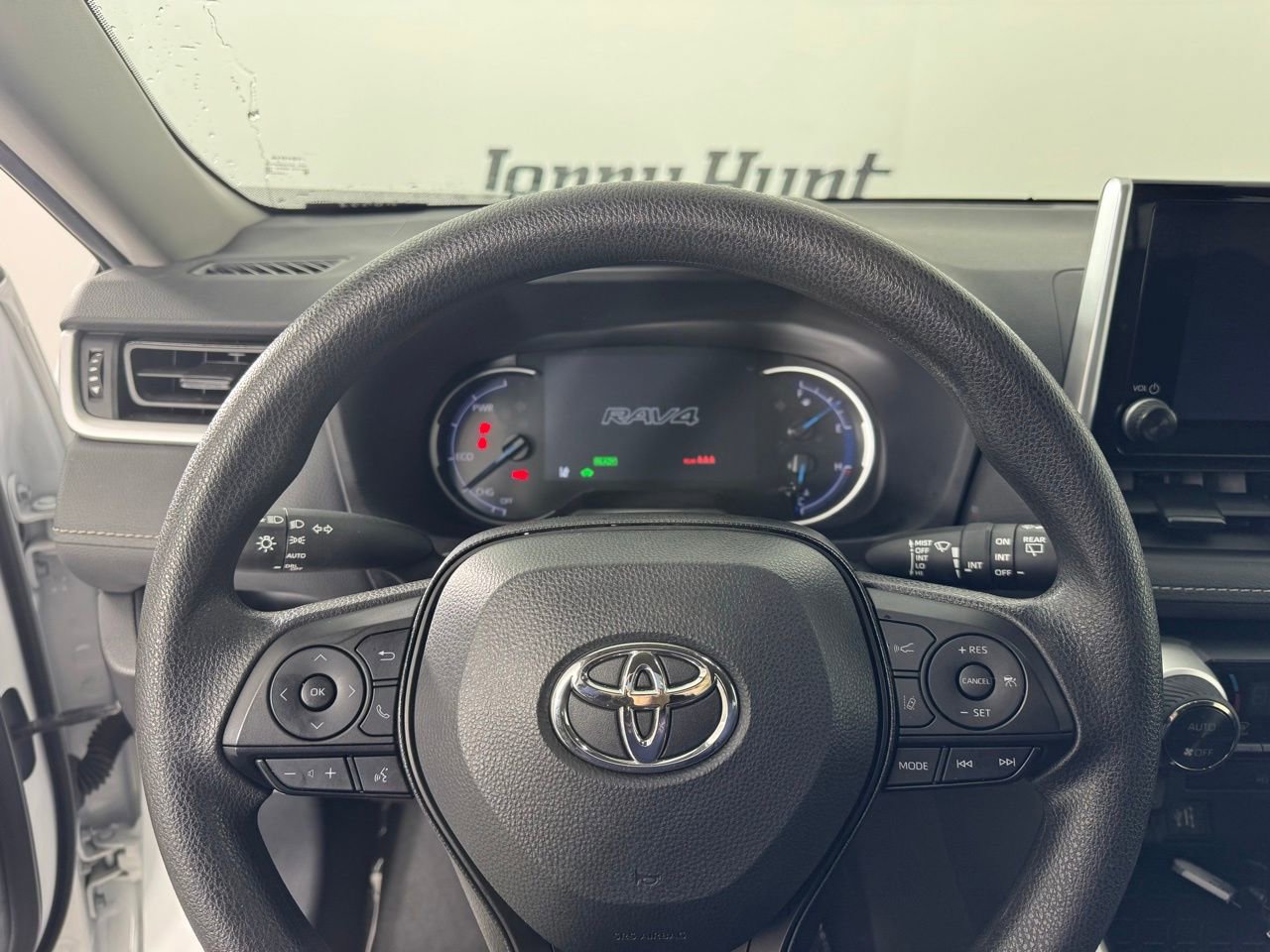 Used 2025 Toyota RAV4 XLE image 21