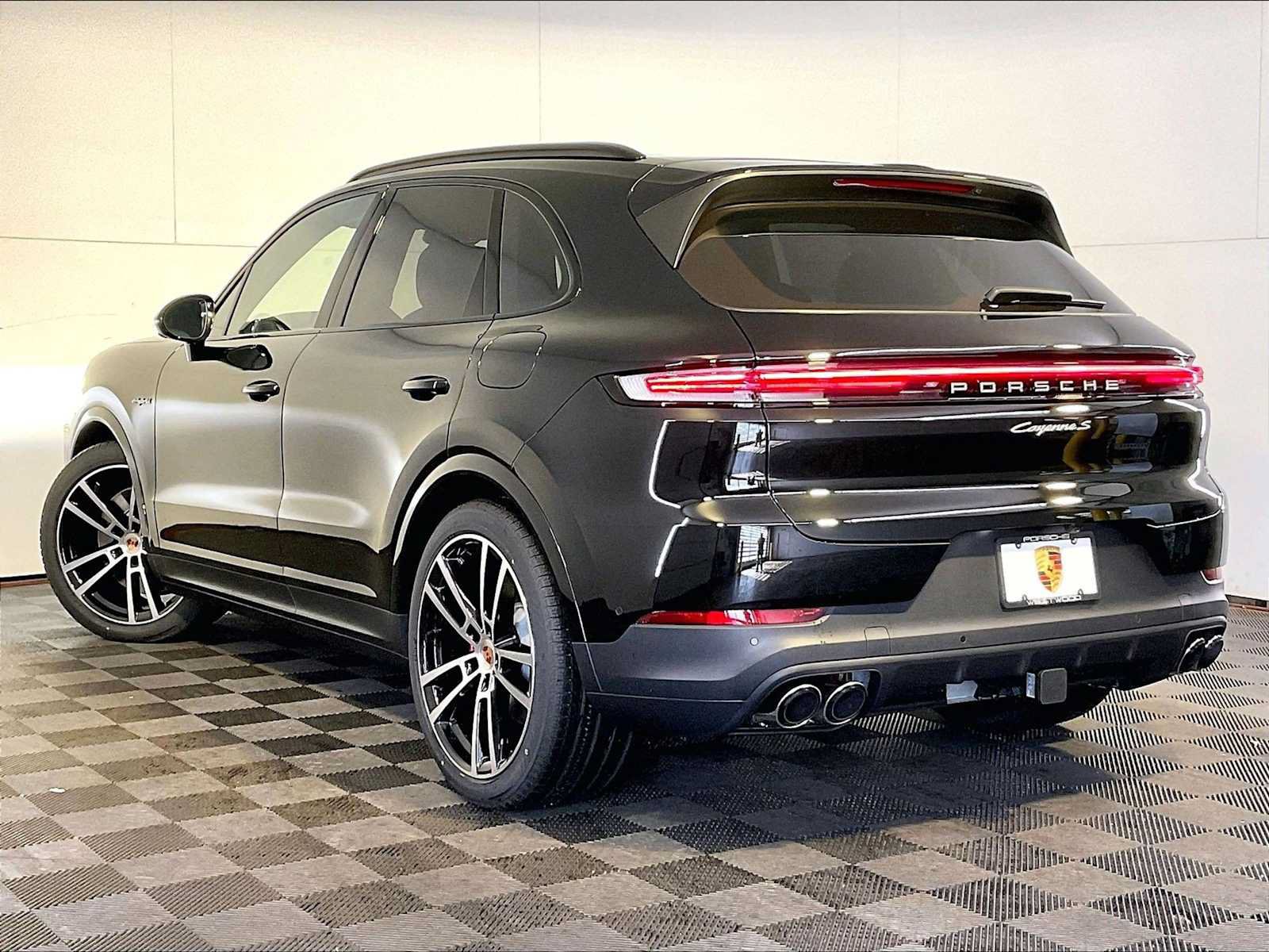 New 2026 Porsche Cayenne S AWD/4WD image 3