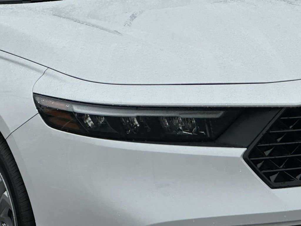 Certified 2023 Honda Accord LX image 7