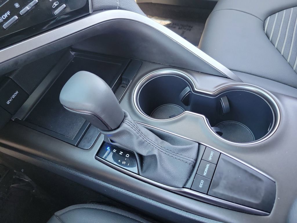 Used 2024 Toyota Camry SE w/ Convenience Package FWD image 13