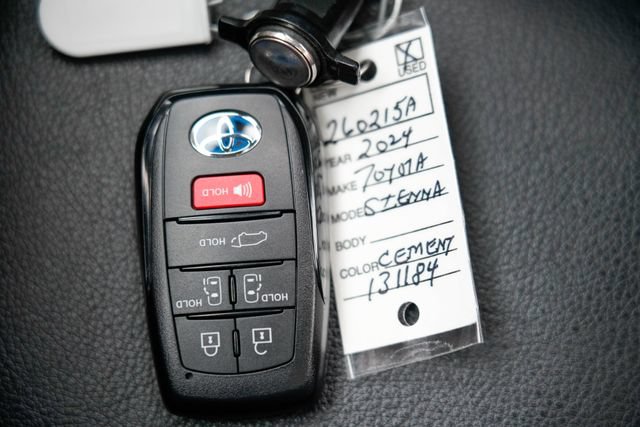 Used 2024 Toyota Sienna XSE AWD/4WD image 27