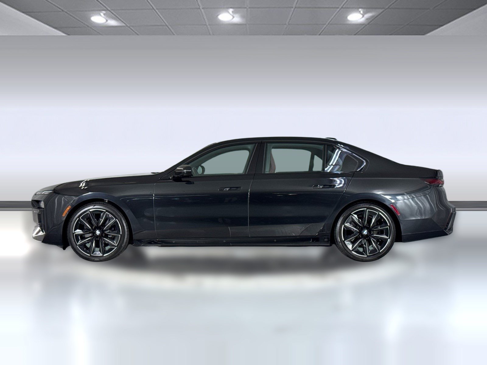 Used 2024 BMW 740i w/ M Sport Professional Package RWD image 2