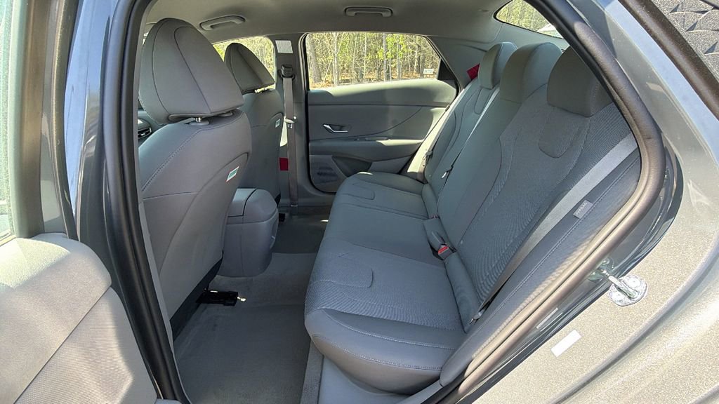 New 2026 Hyundai Elantra SE image 19