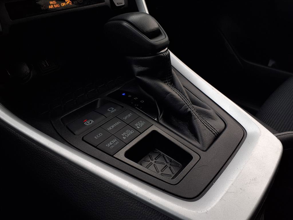 Used 2023 Toyota RAV4 LE image 21