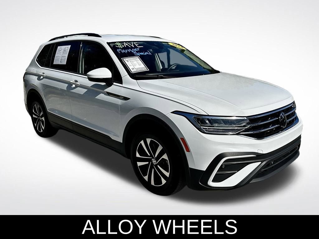 Used 2024 Volkswagen Tiguan S image 3