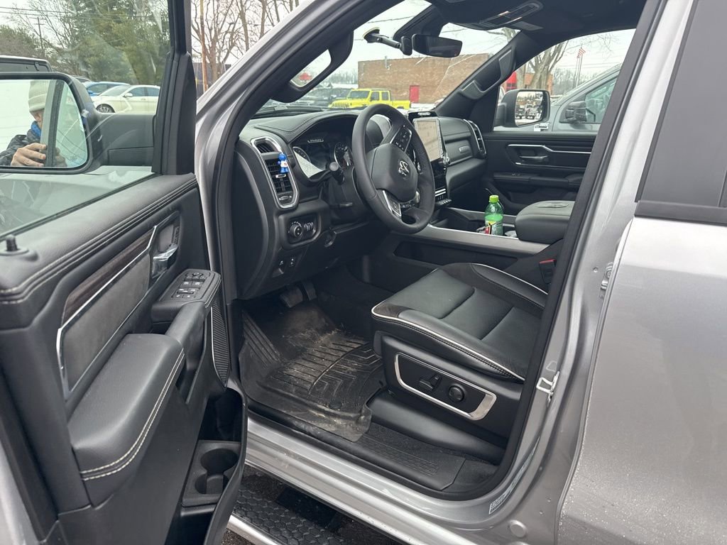 Used 2025 RAM 1500 Laramie w/ Sport Appearance Package image 5