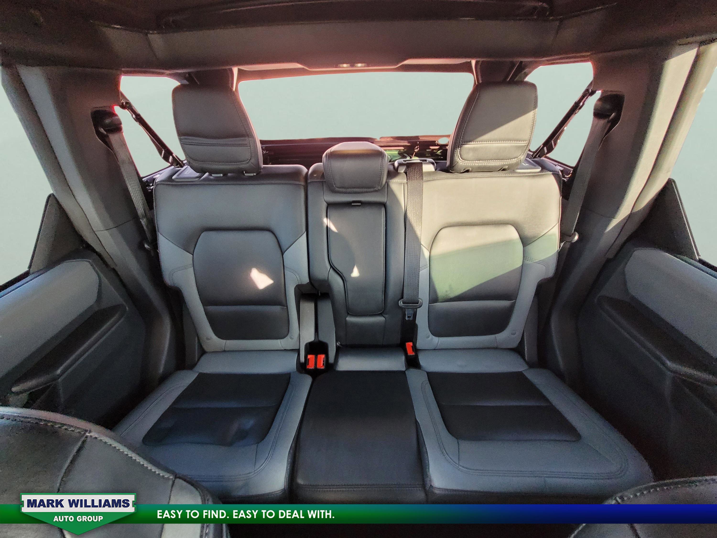 Used 2024 Ford Bronco Big Bend w/ Sasquatch Package image 16