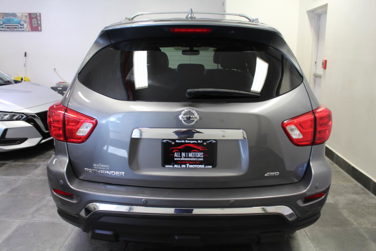 Used 2020 Nissan Pathfinder SL AWD/4WD image 5